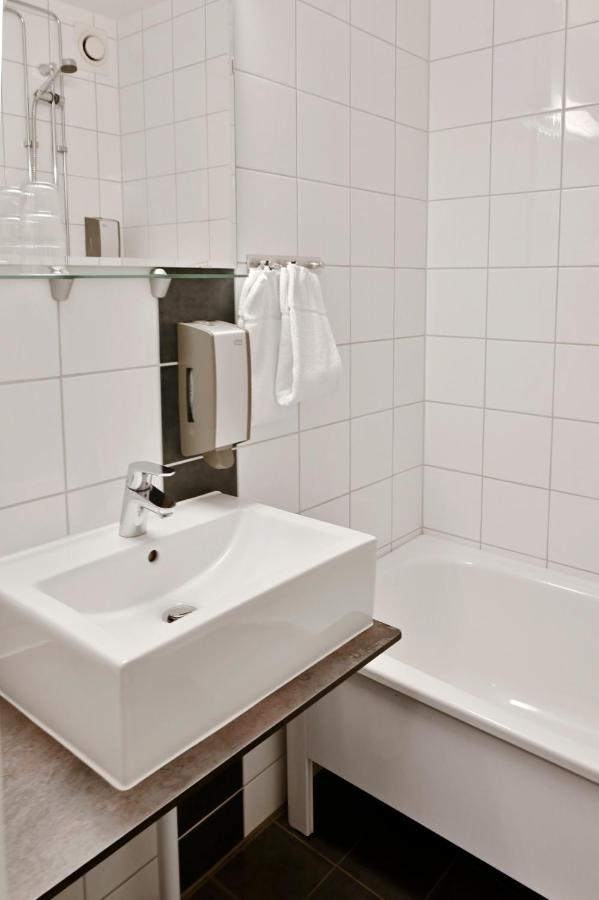 Hotel Amadeus By First Halmstad Extérieur photo
